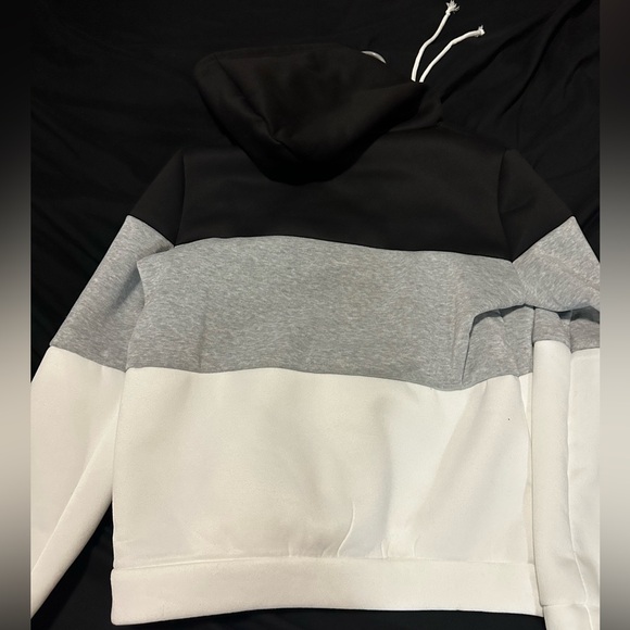 Brand new hoodie - Picture 3 of 4